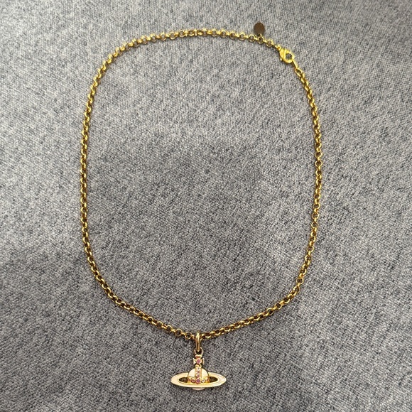 Vivienne Westwood Jewelry - Vivienne Westwood Gold Saturn Pendant Necklace